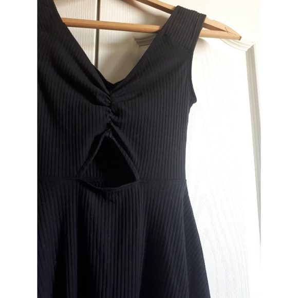 🍾A&F Little Black Dress🍾 - Picture 2 of 4